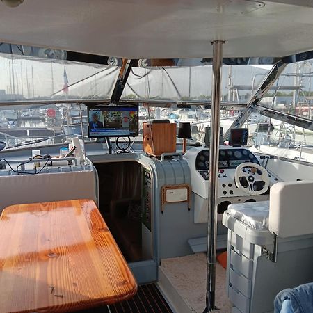 Bateau Cocoon En Amoureux Bordeaux Bagian luar foto