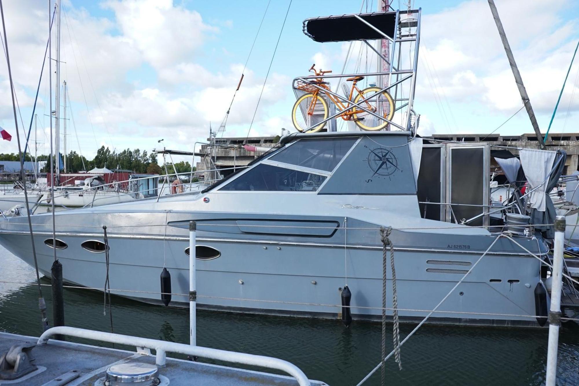Bateau Cocoon En Amoureux Bordeaux Bagian luar foto