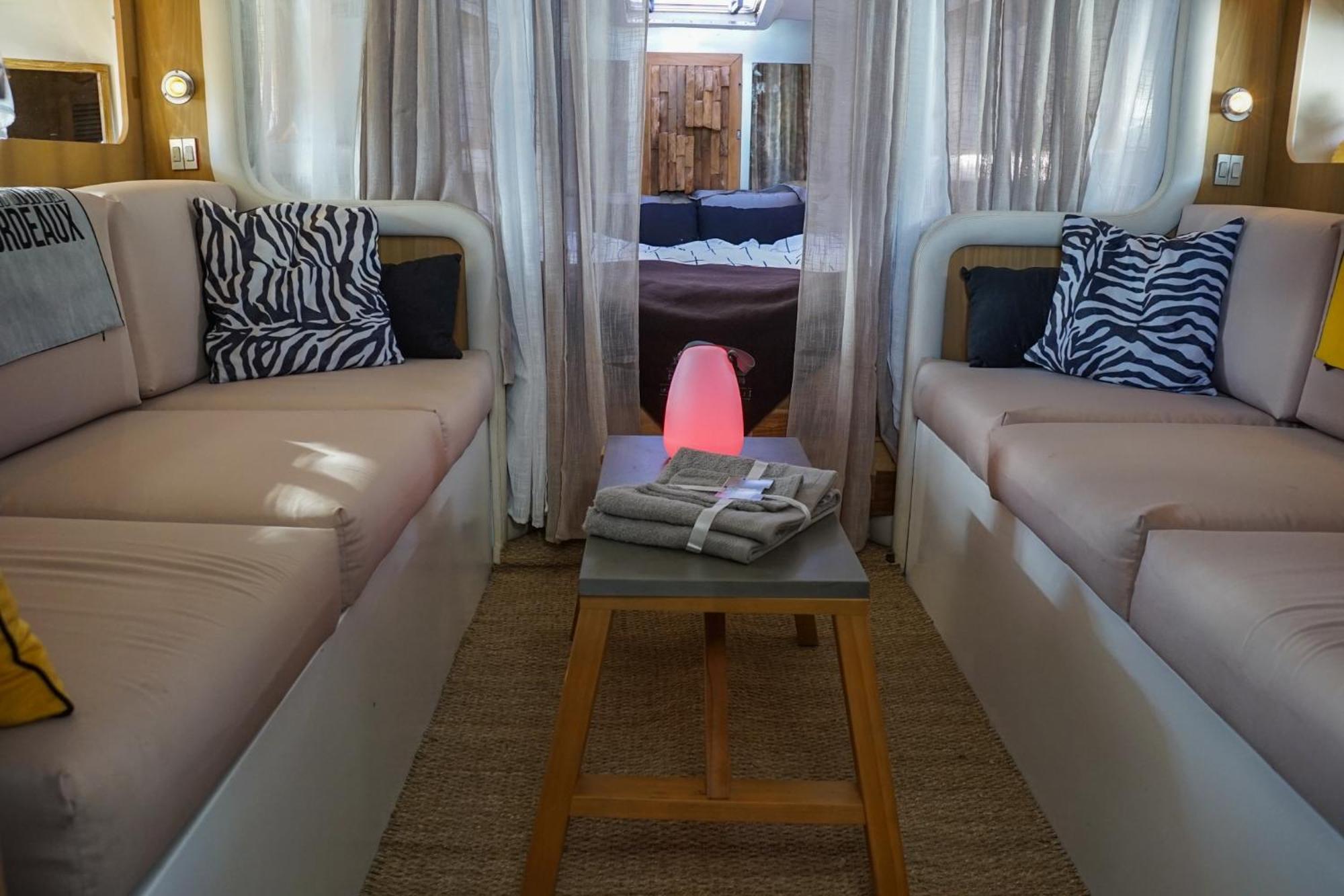 Bateau Cocoon En Amoureux Bordeaux Bagian luar foto