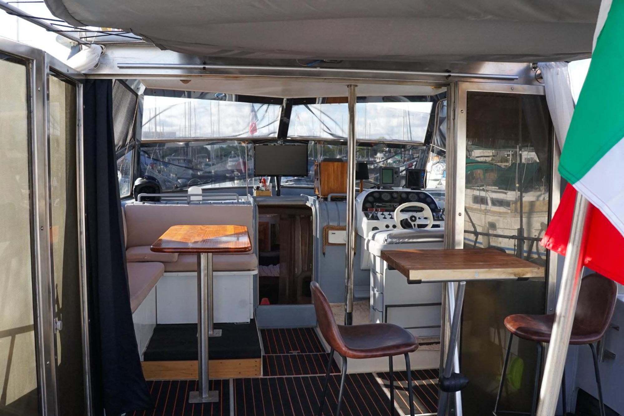 Bateau Cocoon En Amoureux Bordeaux Bagian luar foto